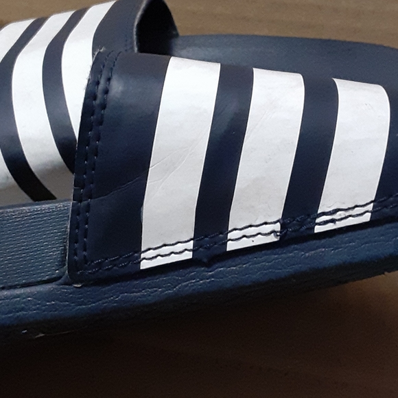 Adidas "Adilette" mens size 7 slides/sandals - Picture 13 of 16